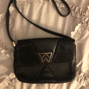 Kelly Wynne crossbody bag